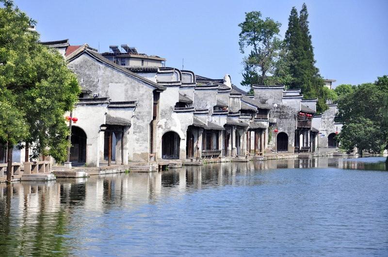 男生对女生说，本来想给你买面包，想想还是算了，搞得我像什么，然后女生说男朋友？这女的是什么意思？游戏画面